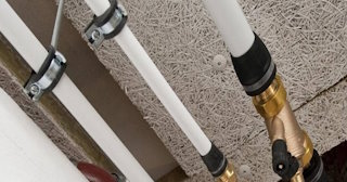 Замена труб водоснабжения в квартире: цена от 2073 руб. - СантехДомЛсн